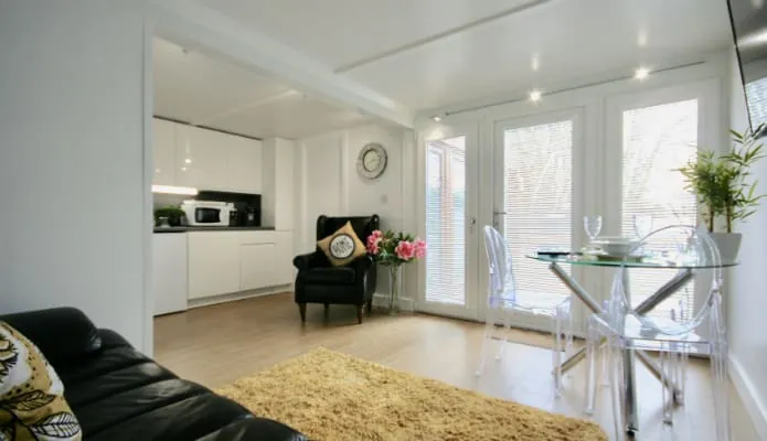 L-Shape Annexes — Booths Garden Studios
